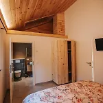 # A Mont Nos'hotes לינה וארוחת בוקר מאלמדי