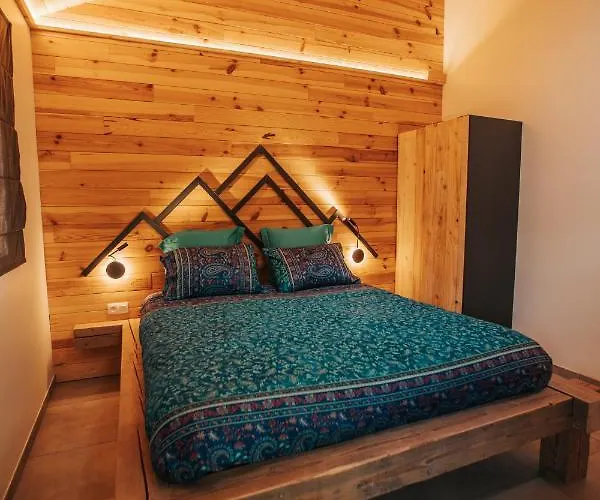 # A Mont Nos'hotes Bed & Breakfast